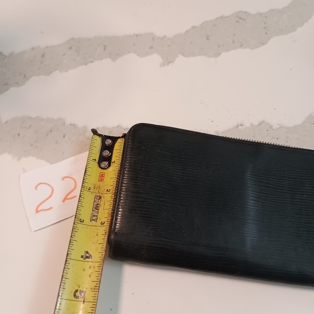 Authentic Louis Vuitton Epi Zippy Wallet  Long Wallet Noir Leather - Picture 16 of 16